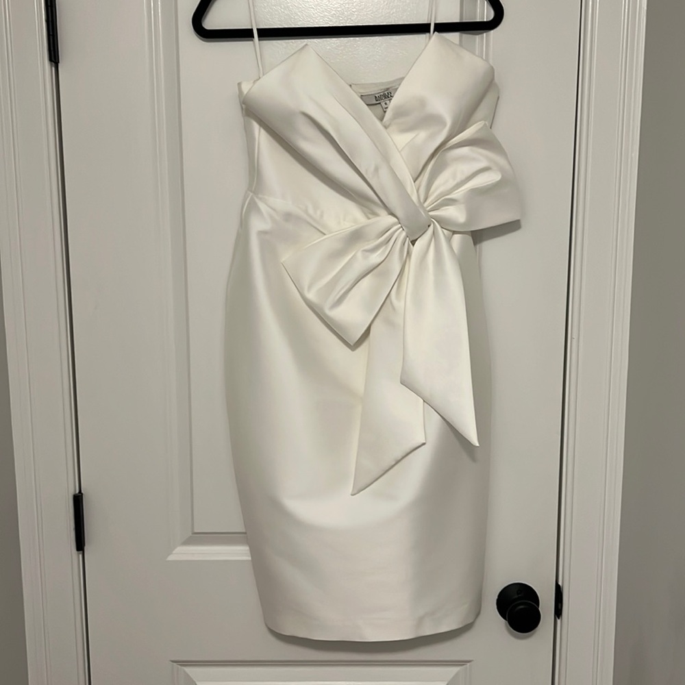 Badgley Mischka Strapless Front Bow Cocktail Dress